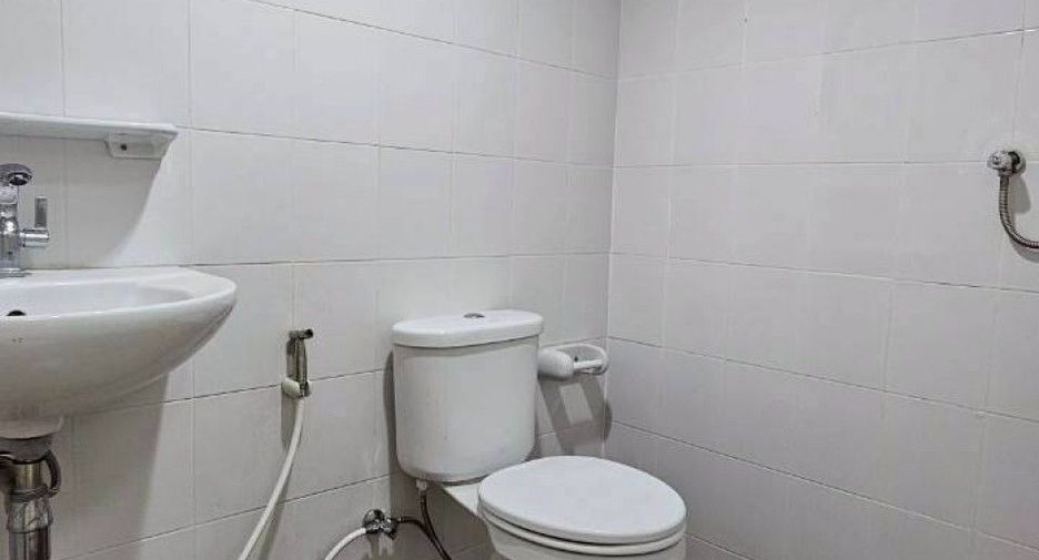 Casa adosada en venta de 3 habitaciones en Bang Khae, Bangkok
