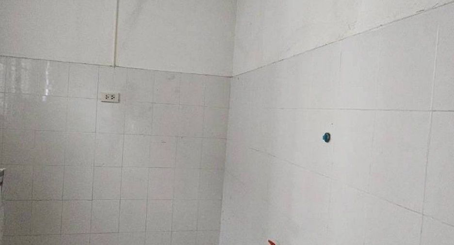 Casa adosada en venta de 3 habitaciones en Bang Khae, Bangkok