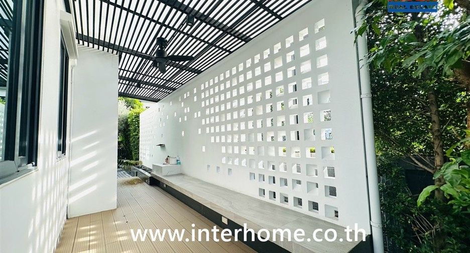 For sale 4 bedrooms house in Bang Phli, Samut Prakan