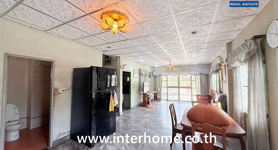 For sale 4 bedrooms house in Thawi Watthana, Bangkok