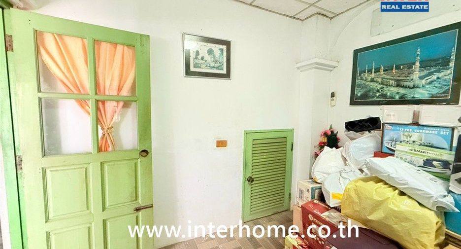 For sale 4 bedrooms house in Thawi Watthana, Bangkok