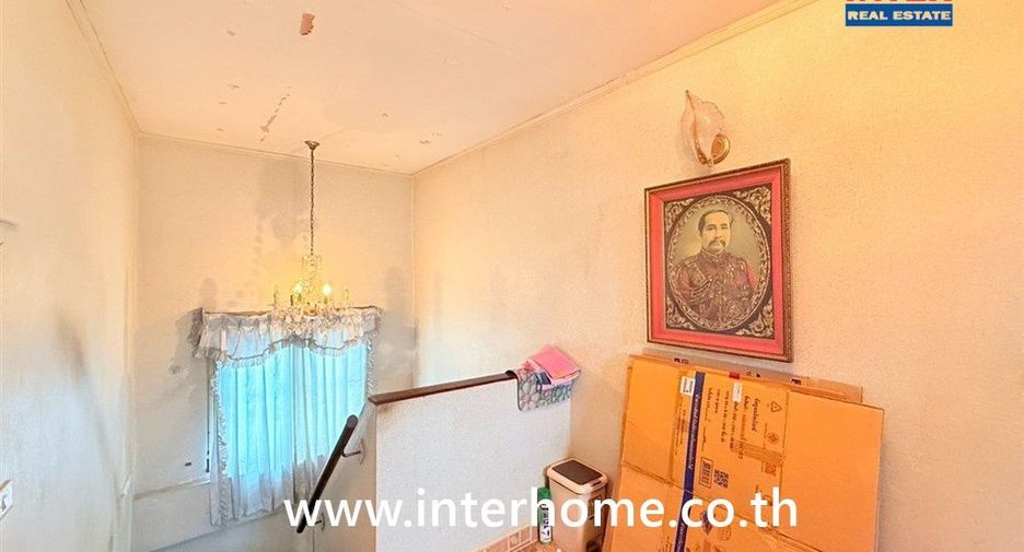 For sale 4 bedrooms house in Thawi Watthana, Bangkok