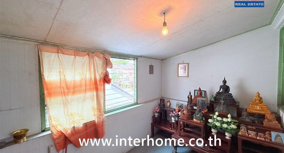 For sale 4 bedrooms house in Thawi Watthana, Bangkok
