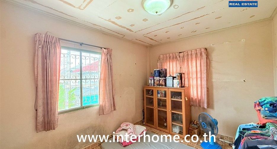For sale 4 bedrooms house in Thawi Watthana, Bangkok