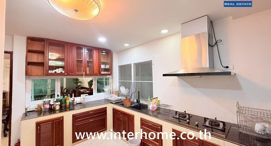 ให้เช่า 5 ห้องนอน บ้านเดี่ยว ใน สาทร, กรุงเทพฯ