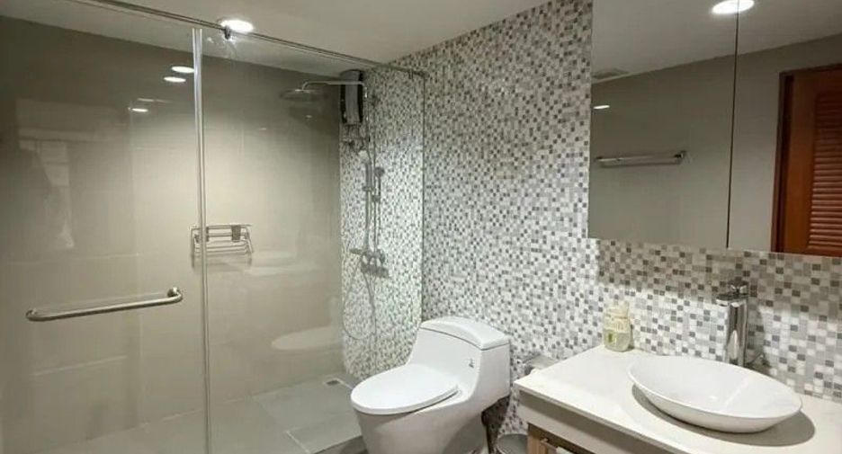 For rent 1 bed condo in Watthana, Bangkok