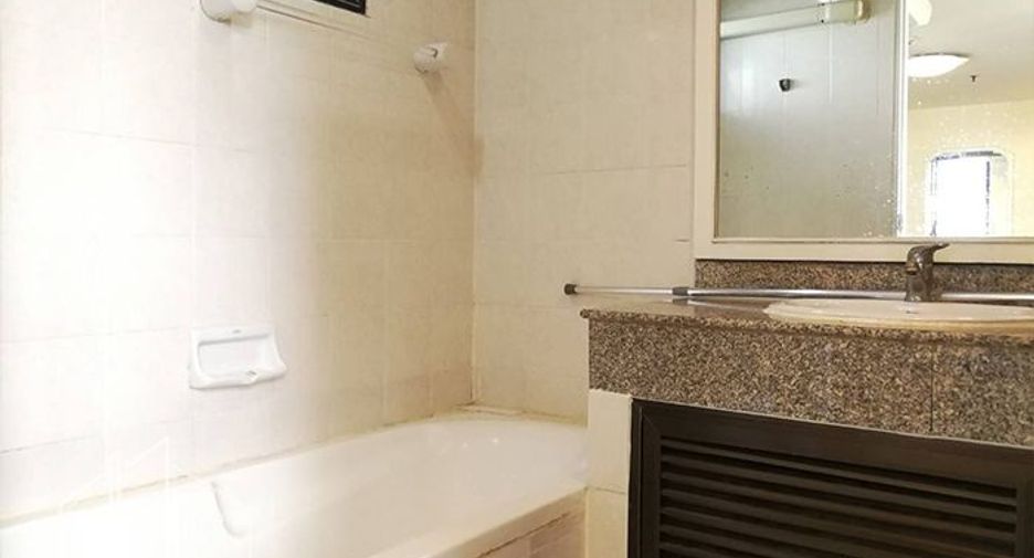 For rent 2 ベッドルーム condo in Khlong Toei, Bangkok