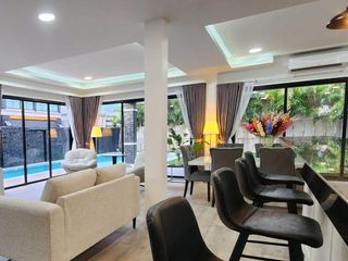 Villa zur Miete mit 5 Zimmer in Bang Lamung, Chonburi