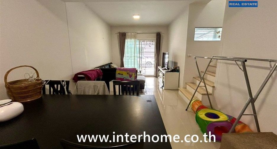 Reihenhaus zum Kauf mit 3 Zimmer in Bang Phli, Samut Prakan