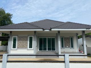 Casa en venta de 2 habitaciones en Phanom Sarakham, Chachoengsao