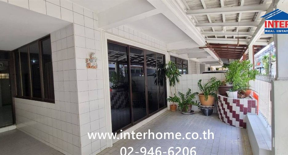 Casa adosada en venta de 4 habitaciones en Chatuchak, Bangkok