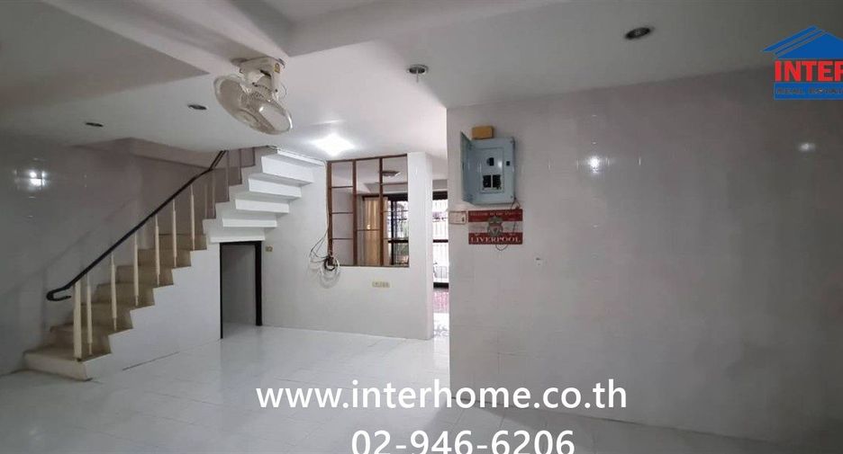 Casa adosada en venta de 4 habitaciones en Chatuchak, Bangkok