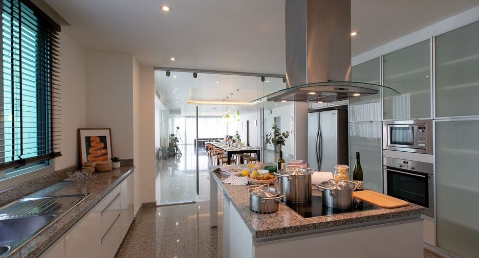 Wohnung zur Miete mit 3 Zimmer in Watthana, Bangkok