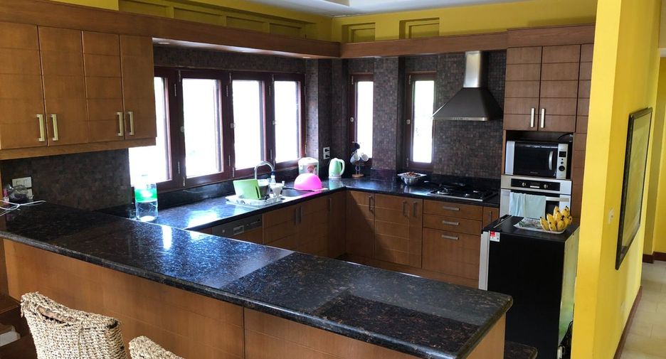 For sale 3 bedrooms villa in Mae On, Chiang Mai