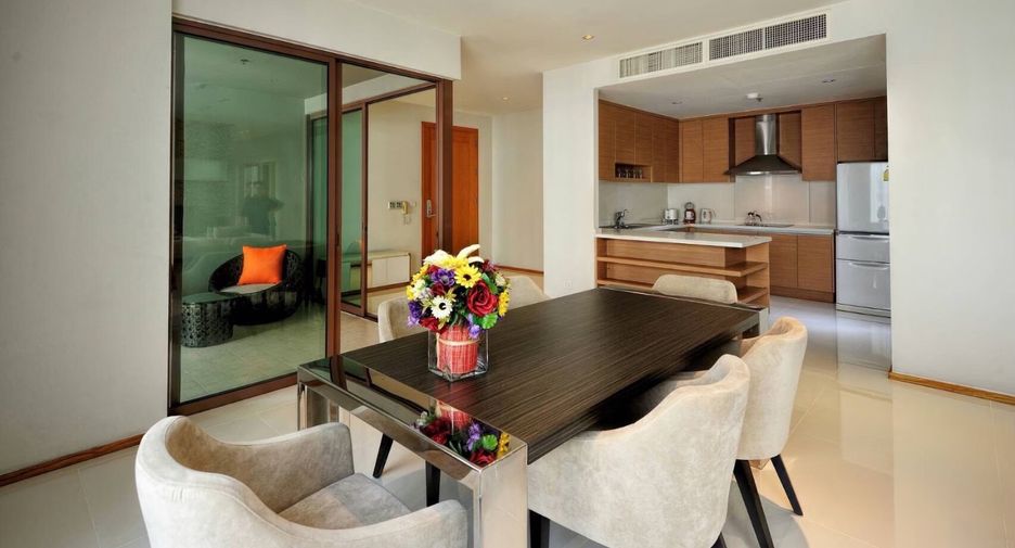For rent 3 bedrooms condo in Khlong Toei, Bangkok