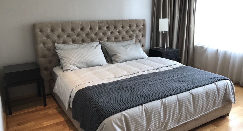 For rent 3 bedrooms condo in Khlong Toei, Bangkok
