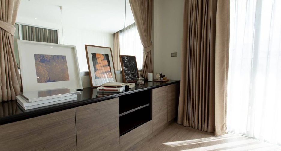 À louer 2 chambres condo à Watthana, Bangkok
