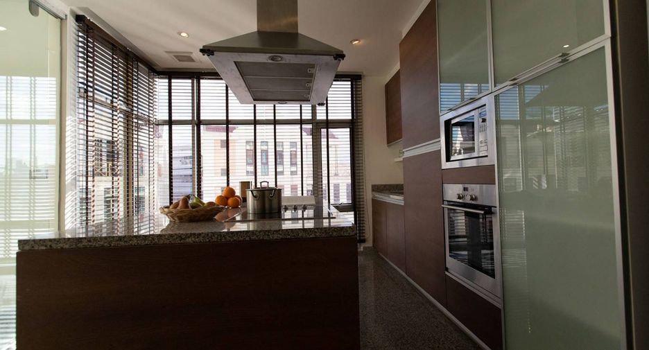 À louer 2 chambres condo à Watthana, Bangkok