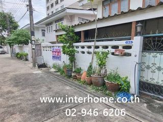 For sale 5 bedrooms house in Huai Khwang, Bangkok