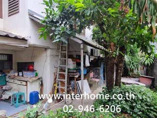 For sale 5 bedrooms house in Huai Khwang, Bangkok