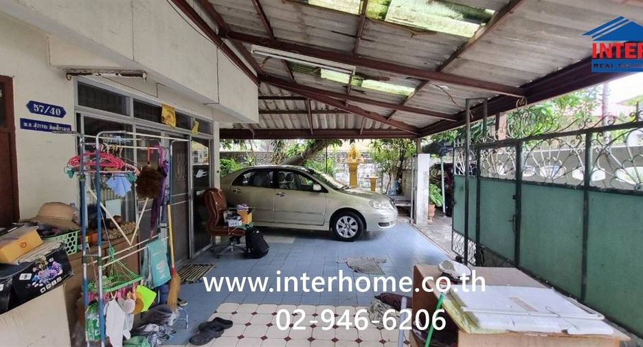 For sale 5 bedrooms house in Huai Khwang, Bangkok