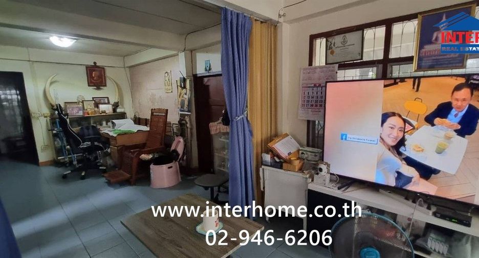 For sale 5 bedrooms house in Huai Khwang, Bangkok