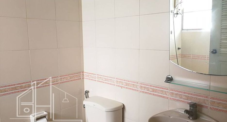 For rent 2 ベッドルーム condo in Watthana, Bangkok