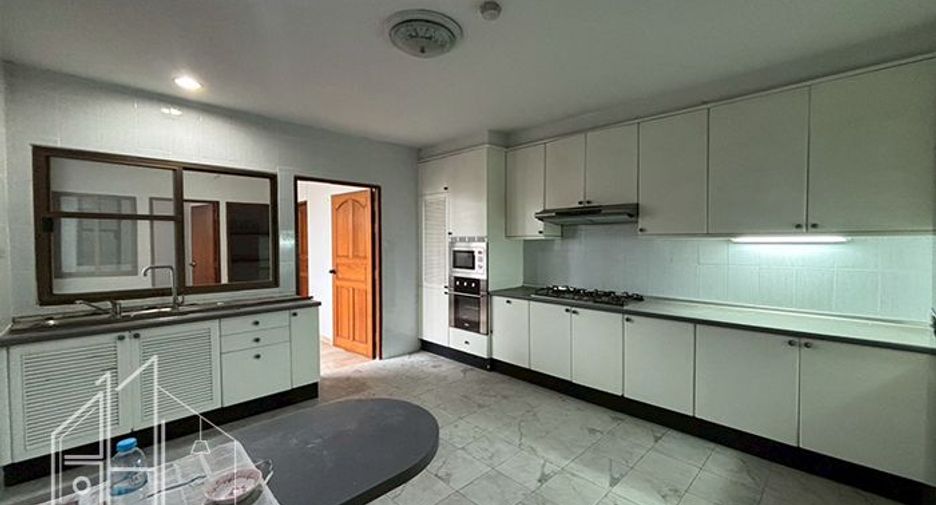 Apartment zur Miete mit 4 Zimmer in Watthana, Bangkok