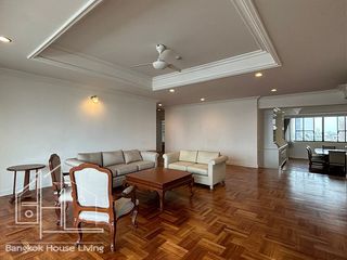 For rent 3 bedrooms condo in Watthana, Bangkok