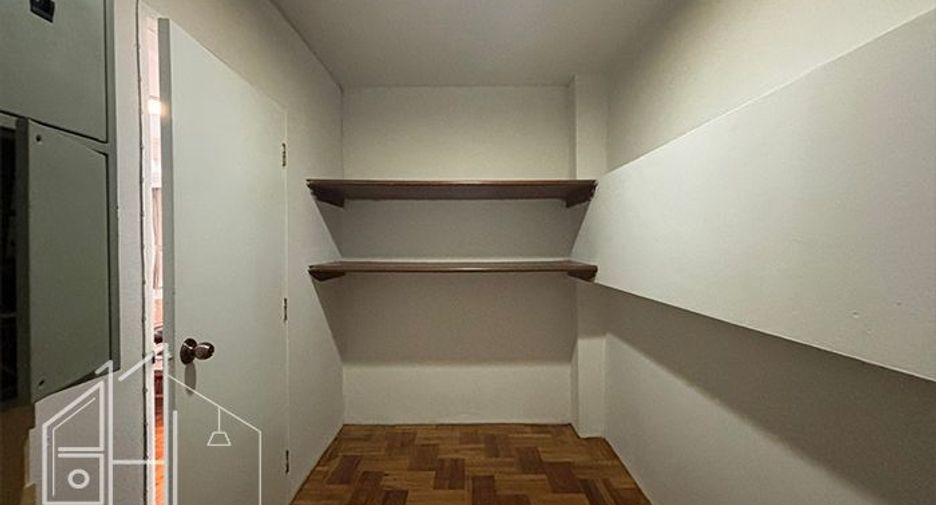 Аренда 3 спальни кондо в Щаттхана, Бангкок