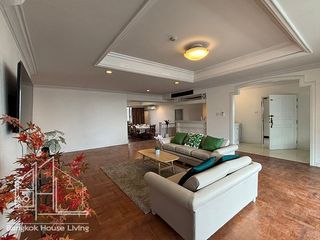 For rent 3 bedrooms condo in Watthana, Bangkok