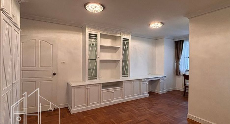 Аренда 3 спальни кондо в Щаттхана, Бангкок