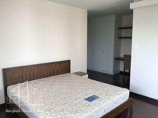 Apartment zur Miete mit 3 Zimmer in Khlong Toei, Bangkok