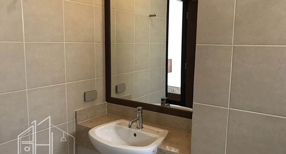 Apartment zur Miete mit 3 Zimmer in Khlong Toei, Bangkok