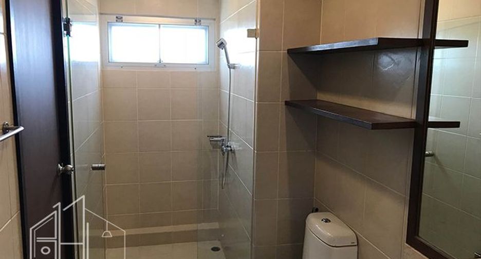 Apartment zur Miete mit 3 Zimmer in Khlong Toei, Bangkok