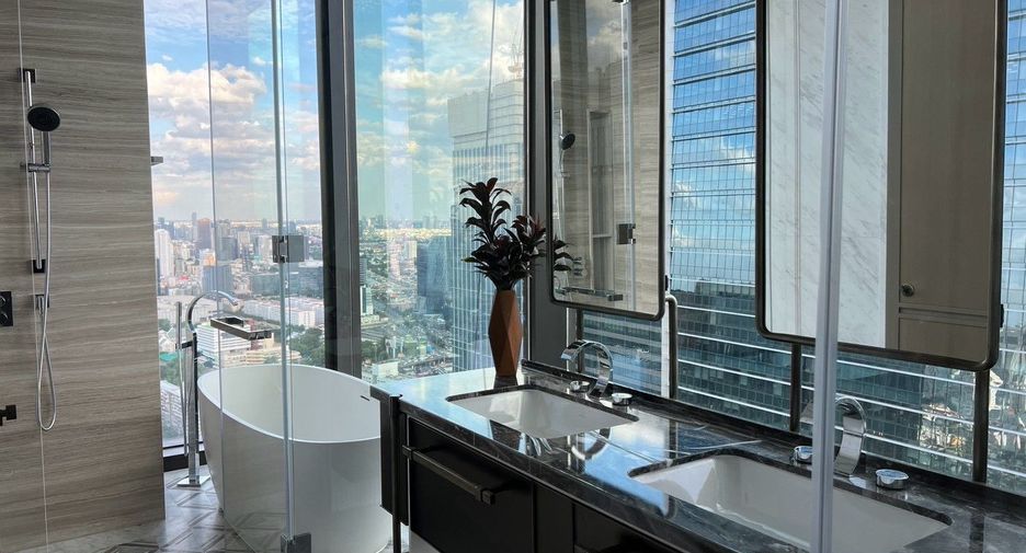 For rent 2 bedrooms condo in Sathon, Bangkok