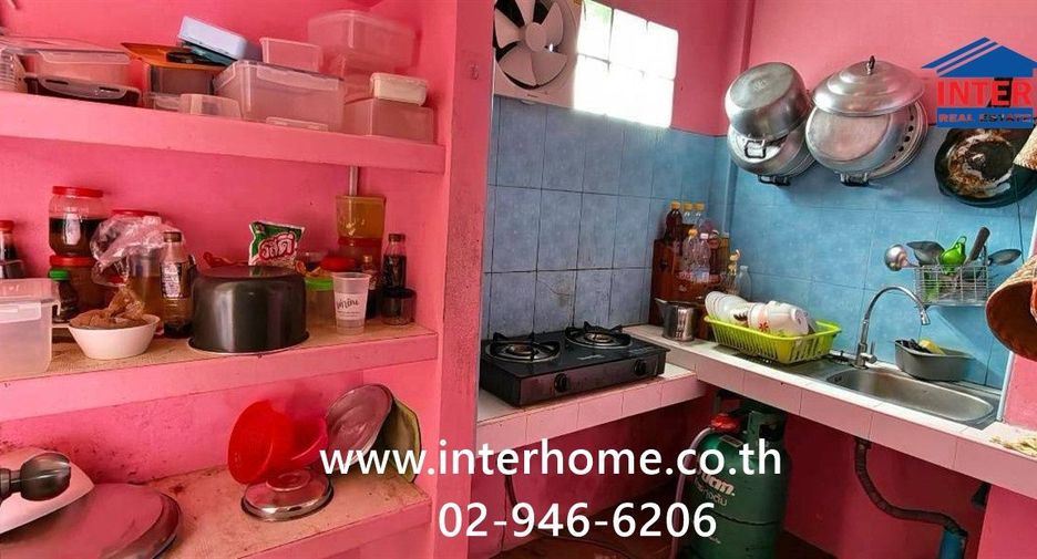 For sale 4 ベッドルーム townhouse in Nong Chok, Bangkok