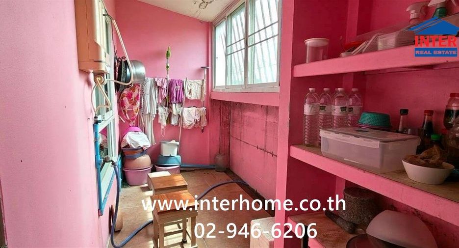 For sale 4 ベッドルーム townhouse in Nong Chok, Bangkok