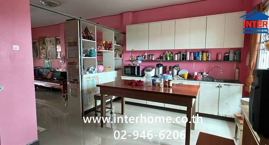 For sale 4 ベッドルーム townhouse in Nong Chok, Bangkok