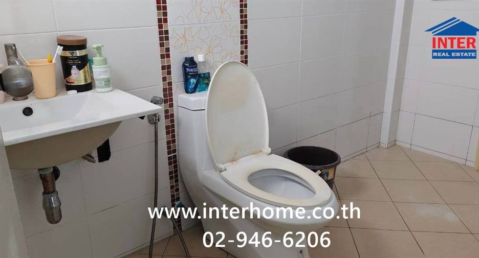 For sale 4 ベッドルーム townhouse in Nong Chok, Bangkok