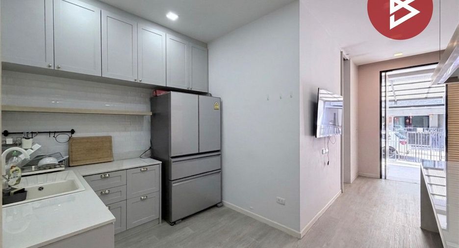 Reihenhaus zum Kauf mit 2 Zimmer in Bang Kruai, Nonthaburi