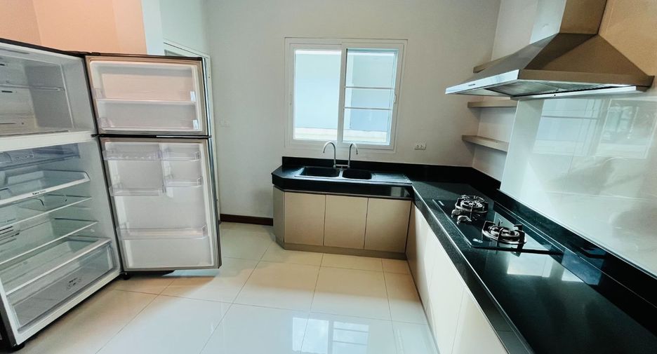 For rent 5 bedrooms house in Mueang Chiang Mai, Chiang Mai