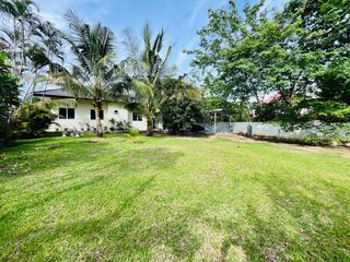 For rent 5 bedrooms house in Mueang Chiang Mai, Chiang Mai