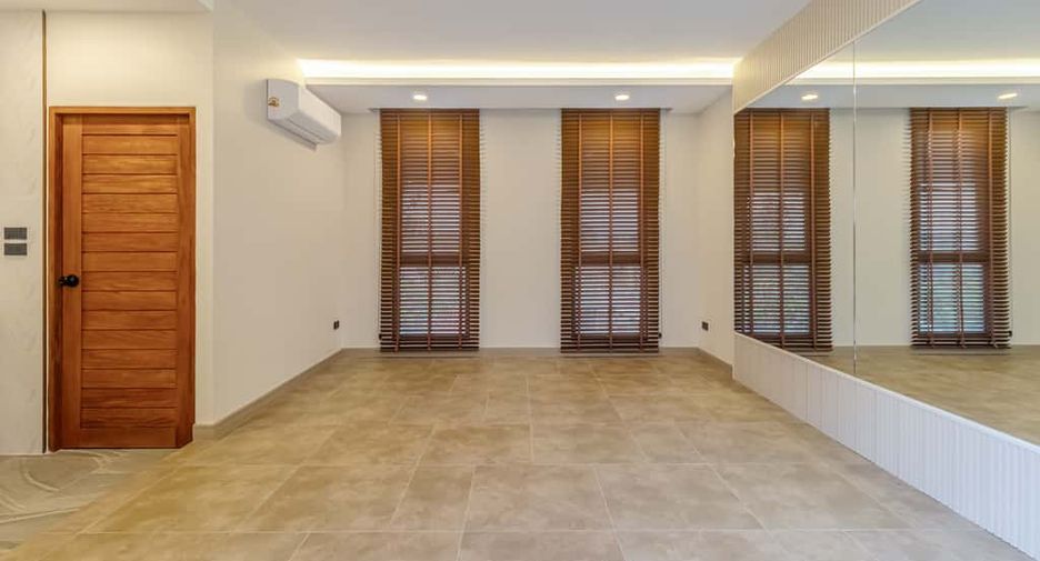 For rent and for sale 5 bedrooms house in San Sai, Chiang Mai