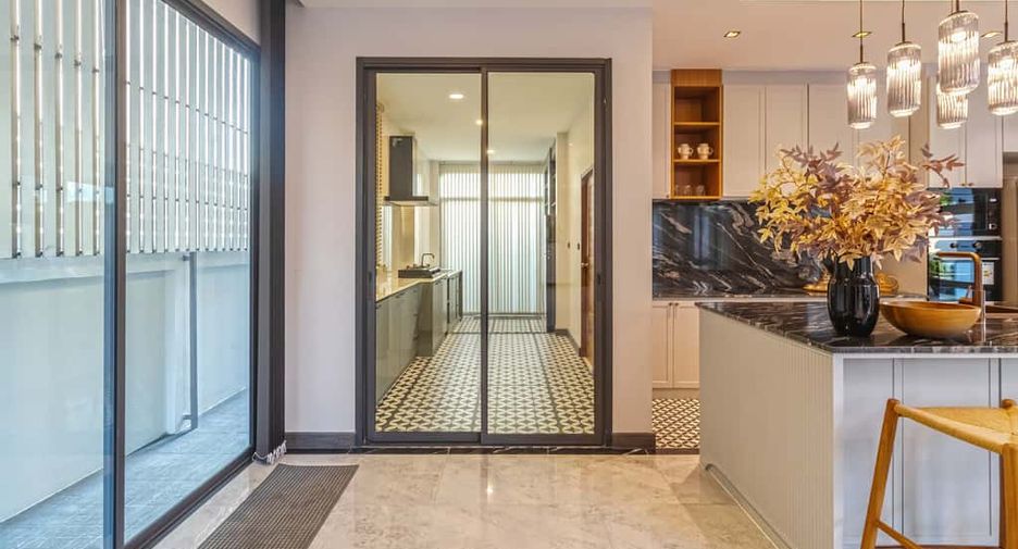 For rent and for sale 5 bedrooms house in San Sai, Chiang Mai