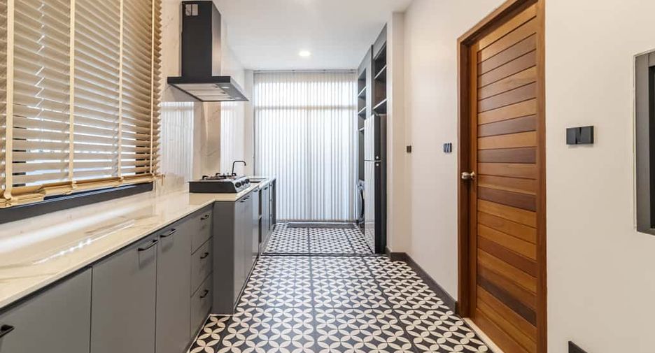For rent and for sale 5 bedrooms house in San Sai, Chiang Mai