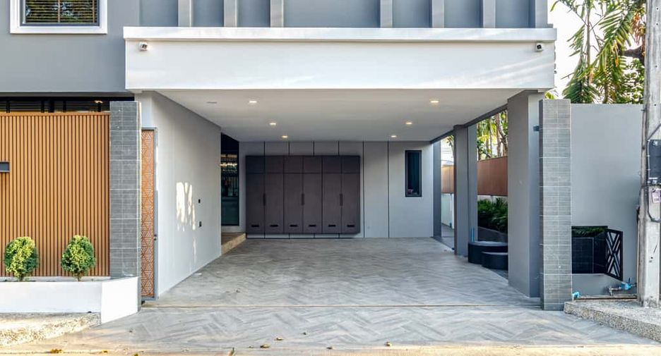 For rent and for sale 5 bedrooms house in San Sai, Chiang Mai