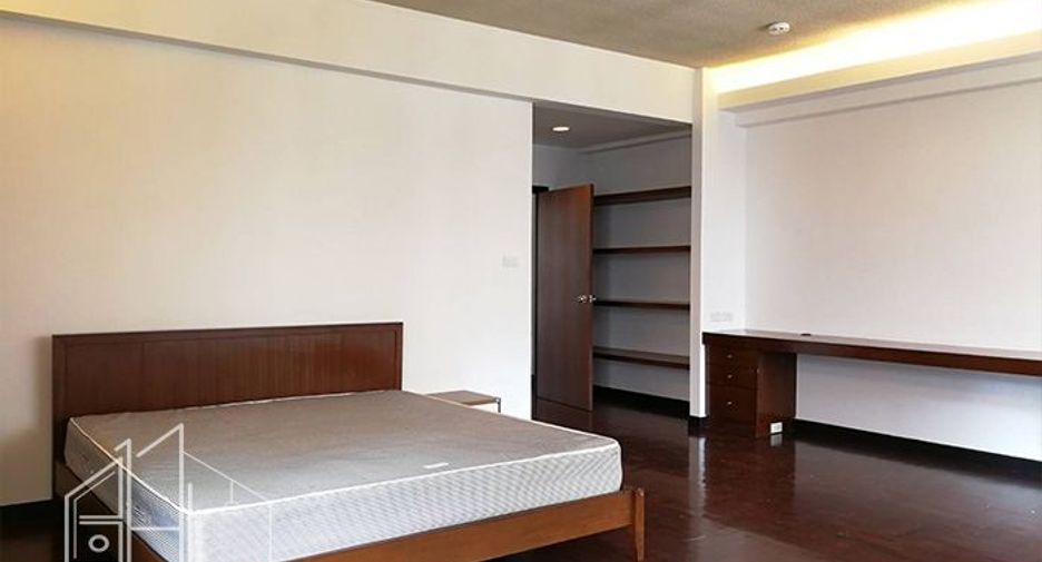 ให้เช่า 3 ห้องนอน คอนโด ใน คลองเตย, กรุงเทพฯ