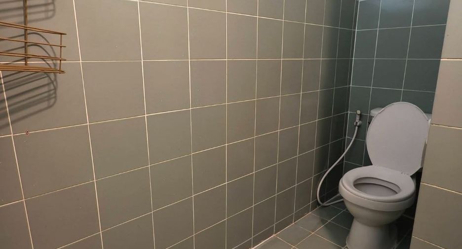Casa en alquiler de 2 habitaciones en Bang Lamung, Chonburi