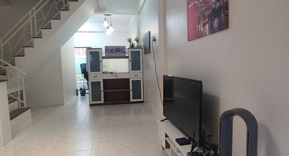 Casa en alquiler de 2 habitaciones en Bang Lamung, Chonburi